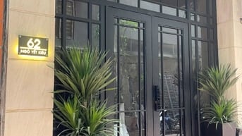 Cho thuê nhà mặt ngõ Yết Kiêu, HK, 95m2 x 3 tầng, đỗ ô tô XM ngay cửa