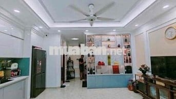 Bán nhà phố Kim Mã Thượng, 32 m, 11,85 tỷ phân lô, ngõ ô tô, dân xây