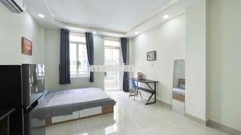 CHO THUÊ CĂN HỘ FULL NỘI THẤT CÓ BAN CÔNG, TOÀ NHÀ THANG MÁY, 35M2