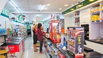 Cửa hàng cần tuyển nam nữ LDPT