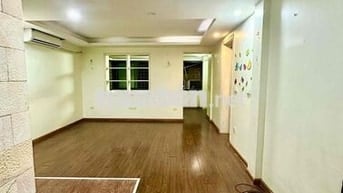 Hạ Chào 500Tr! Bán gấp tập thể Ngọc Khánh, Ba Đình - 42/85m - 3 ngủ ri