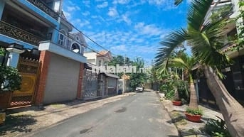 Lô đất 9m x 19m. Hẻm nhựa 12m thông Khu biệt Thự Lê Văn Khương Metro