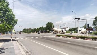 Cần bán lô đất mặt tiền đường Cách Mạng Tháng 8, trung tâm Phú Mỹ, HCM