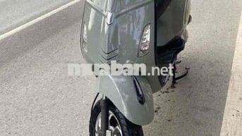 Vespa 50 đời cao êm đẹp như hình