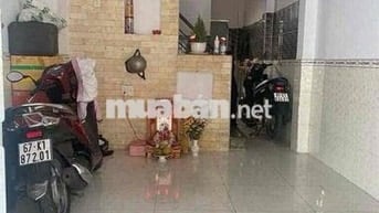 nhà cho thuê nguyên căn, 1 trệt ,2lầu giá 9tr/th