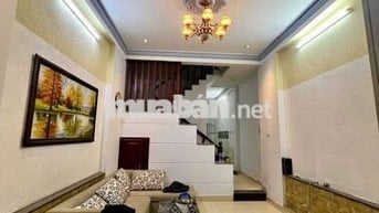 Nhà phố 3 tầng, full nội thất ở Gò Vấp, giá 16 triệu/tháng.