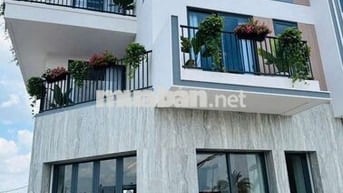 Nhà TP mới Bình Dương Full nội thất đường ô tô