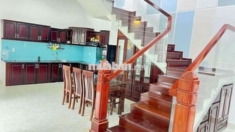 Cho thuê nhà 2 tầng 2mt trịnh quang xuân nam cầu cẩm lệ