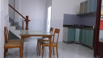CHO THUÊ NHÀ NGUYỄN VĂN ĐẬU – 1 TRỆT 3 LẦU, 5 PHÒNG, 2 SÂN THƯỢNG