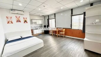 STUDIO CỬA SỔ TRỜI CỰC THOÁNG FULL NỘI THẤT CÓ THANG MÁY NGAY SÂN BAY