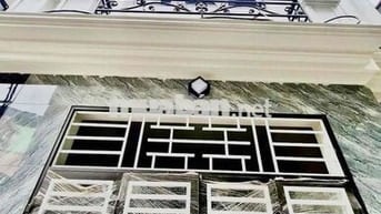Phố Bạch Mai - xây mới - 31m2 - 5T - loanh quanh 6 tỷ