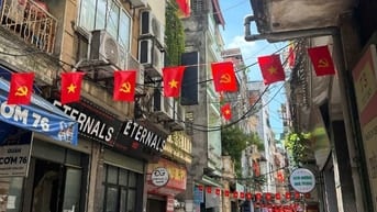 Cho thuê nhà 3 tầng x 60m2 mặt ngõ Tự Do, Đại La, gần 3 trường ĐH