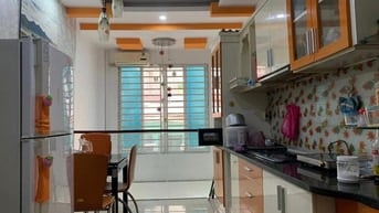 Nhà Q7 giáp Q4, hẻm 5m, 65m2, ngang 4.5m, nở hậu, 4PN, giá 6.9 tỷ
