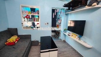 Bán nhà tập thể phố 8/3 oto đỗ chân cầu thang nhà đẹp 2 thoáng ở ngay