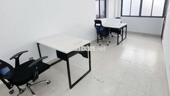 Văn phòng 20m2 sẵn nội thất giá rẻ 4,5 tr ở Vạn Phúc, máy lạnh, hầm xe