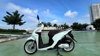 Chính chủ bán xe Vision màu trắng đời 2020 95%
