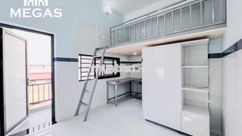 Phòng có gác, ban công- diện tích 25m2- ngay đường Phạm Văn Đồng