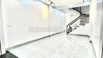 Nhà vip Trung tâm cầu giấy vừa ở vừa kinh doanh, ô tô vào nhà