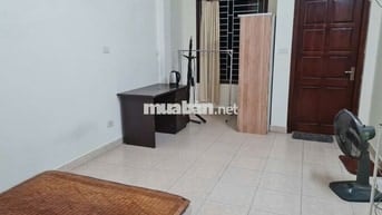Cho thuê nhà theo từng phòng (đang trống phòng 30m2 tầng 2)