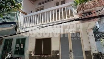 Nhà 2 tầng – 3 mặt thoáng ngay Trường Sa - 33m2 – Giá 3tỷ8