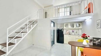 DUPLEX CỬA SỔ TRỜI - BAN CÔNG NGAY CẦU VƯỢT HOÀNG HOA THÁM