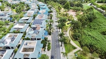 Bán biệt thự Senturia, P.An Phú Đông, Quận 12: 7,5 x 20, giá 16,8 tỷ.