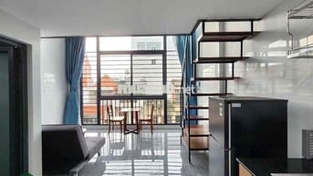 duplex cửa sổ lớn ánh sáng trời ngay trung tâm quận 7