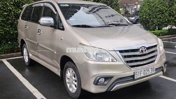 Toyota Innova 2014 2.0G - 102000 km