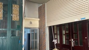 Cho thuê nhà mặt ngõ Hội Vũ, DT 32m2 + lửng, khu trung tâm phố cổ