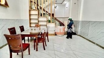 Nhà mới đẹp,dt 4*12m,3lau,5pn,5wc,sân thượng,oto đậu,khu dân cư đẹp
