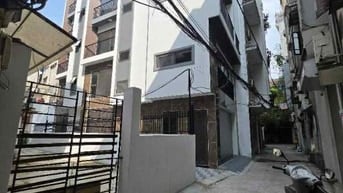 SIÊU HIẾM ĐẤT LÔ GÓC PHỐ NGUYỄN SƠN - OTO VÀO ĐẤT - CHỈ 185TR/M