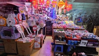Tuyển 2 nhân viên phụ kho + bán hàng