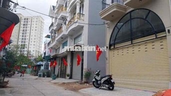 BÁN CHDV CAO CẤP CÓ TẦNG HẦM+THANG MÁY,TẶNG FUN NỘI THẤT.