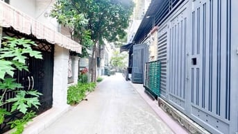 Bán Nhà 1886 – Sổ Hồng Riêng, Hẻm 3.5m, Cách Xe Hơi 50m – Giá 4 Tỷ 950