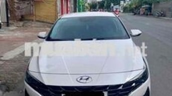 Hyundai Elantra 2023 1.6 AT Đặc biệt - 50000 km