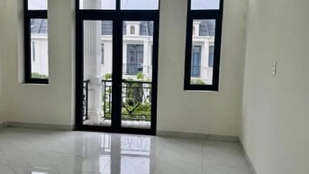 Nhà Tân Phước Khánh - Tân Uyên, mặt tiền kinh doanh TT 990tr ở liền