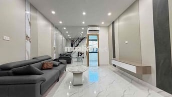 CHÍNH CHỦ BÁN CĂN TẬP THỂ NGHĨA TÂN - CẦU GIẤY 2 tầng,3ngủ nhỉnh 3tỷ