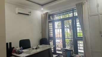 CHO THUÊ PHÒNG VIP – 30m², CÓ BAN CÔNG, FULL TIỆN NGHI  – GIỜ GIẤC TỰ 