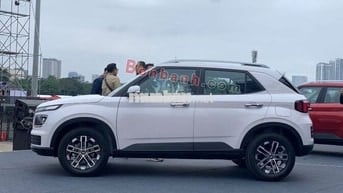 HYUNDAI VENUE