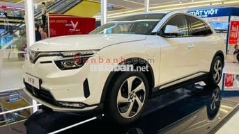 VINFAST VF8 2025