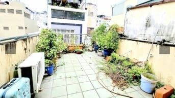 Bán nhà Phó Đức Chính Q1 nhà 4 tầng hẻm đẹp giá chỉ 8,8 tỷ.
