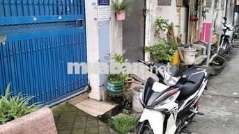 6tr chốt cọc 1thang nhà cấp 4 dt 4❌17 có 1pn To 1 máylạnh nhà đẹp tktq