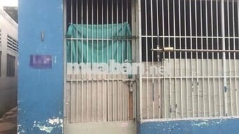 Nhà nát , giá rẻ . Tiện xây mới
