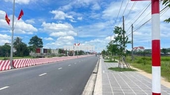 Cần bán gấp lô đất đường chục chính 996c . Đường rộng 24 m giá rẻ nhất