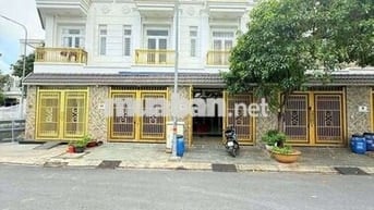 Cho thuê nhà 2 lầu gần bigc go đông hòa