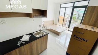 Căn Hộ Ban Công Ngay Sát Quận 1 , Quận 3