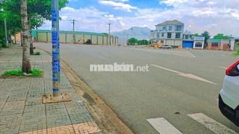 Kẹt tiền bán gấp 133m2 (7x19m) full thổ cư, đang dự kiến xây nhà