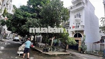 NHÀ ĐẸP MỚI TRỆT 3 LẦU, 5PN, SẴN MÁY LẠNH ,SÁT CITYLANK