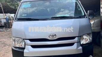 Toyota Hiace 2017 máy dầu Nhập Nhật còn rất đẹp.
