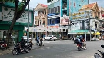 bán nhà MT ngã tư Lê Lai, khu kd sầm uất